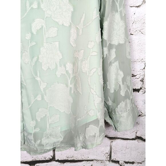 PRETTY GARDEN Boho Artsy Cottage Jacquard Floral Shirt Green Feminine Large NWT - Picture 4 of 8